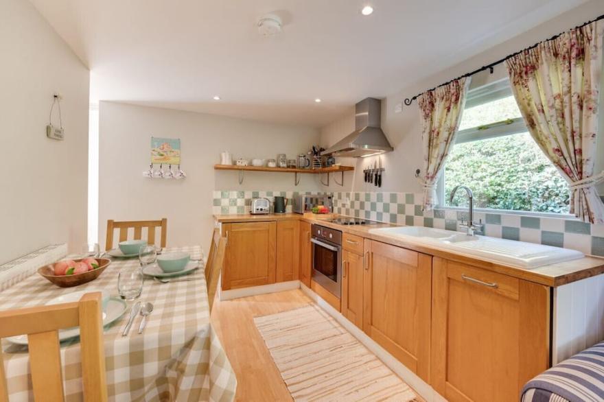Little Glebe - Two Bedroom House, Sleeps 3