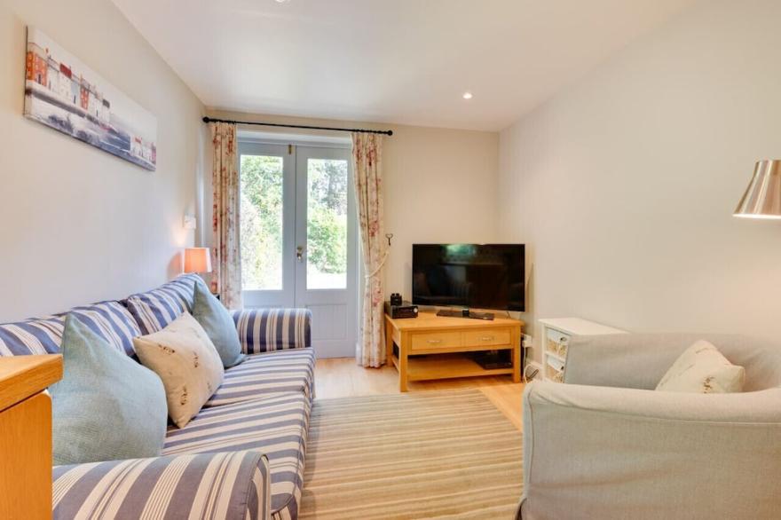Little Glebe - Two Bedroom House, Sleeps 3