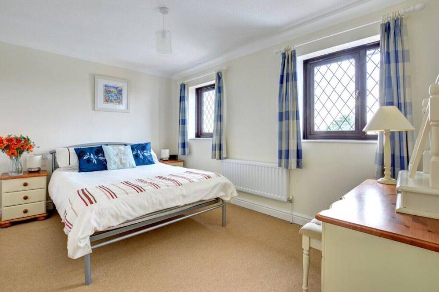 Puffins, Padstow - Three Bedroom House, Sleeps 5