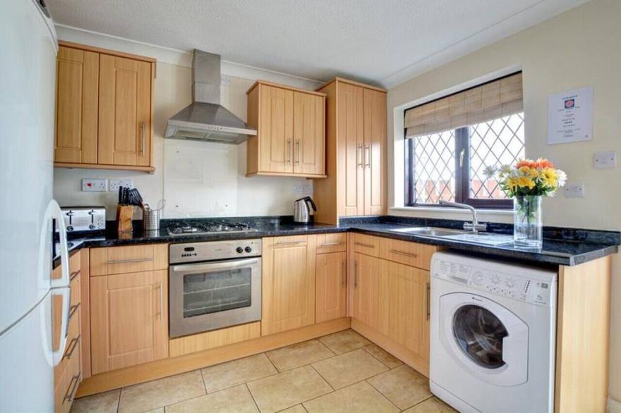 Puffins, Padstow - Three Bedroom House, Sleeps 5