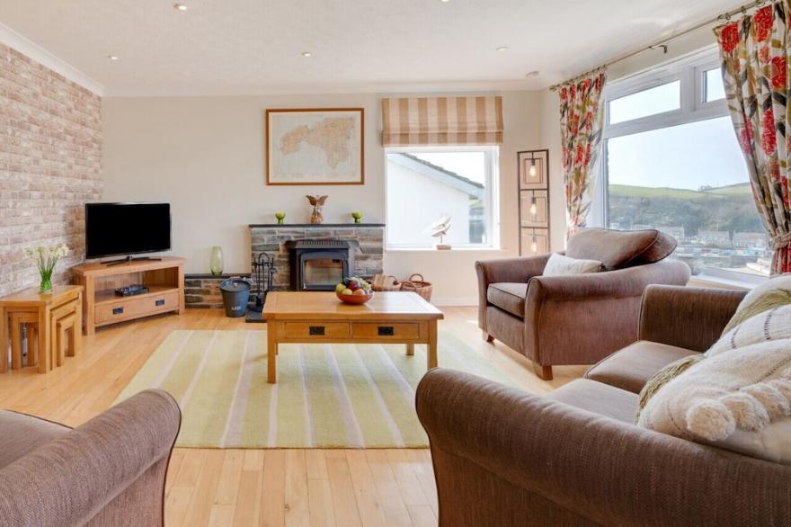 Castaway - Three Bedroom House, Sleeps 6