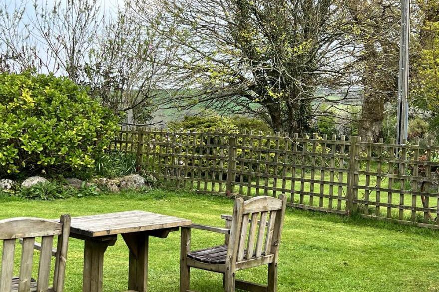 CEDAR LODGE, pet friendly, country holiday cottage in Liskeard