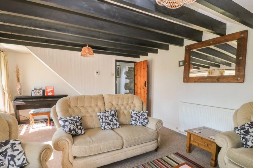 BLACKADON FARM COTTAGE, pet friendly, with open fire in Bodmin Moor