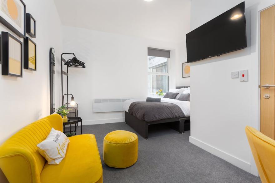 Stylish One Bed Apartment, Sleeps 4, Central locaiton