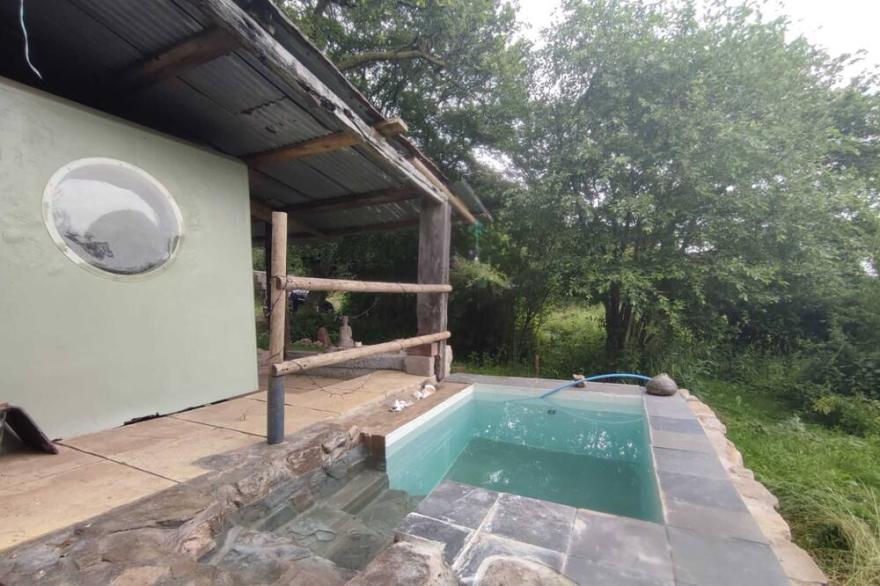 4 bed barn, 2xSafari Tents, Pool-HotTub-Sauna 24px