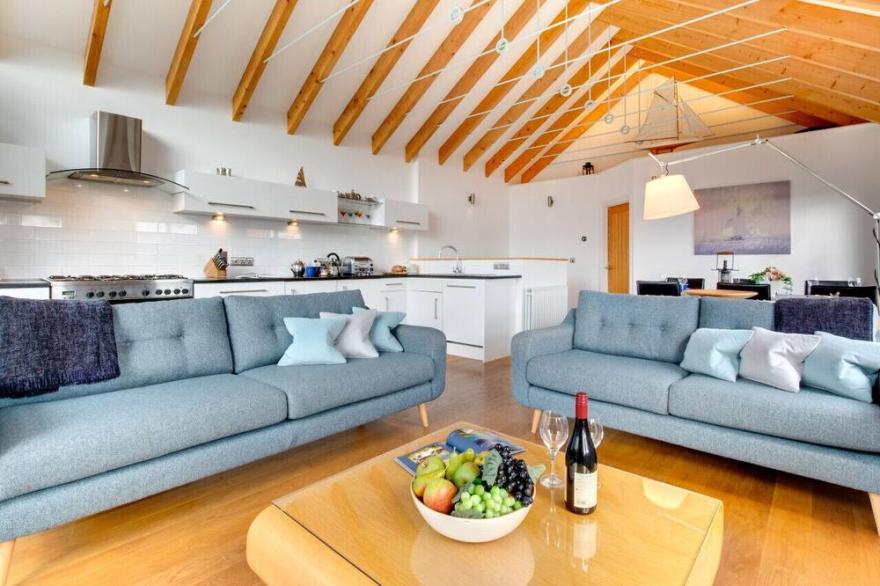 Yardarm Cottage - Three Bedroom House, Sleeps 6