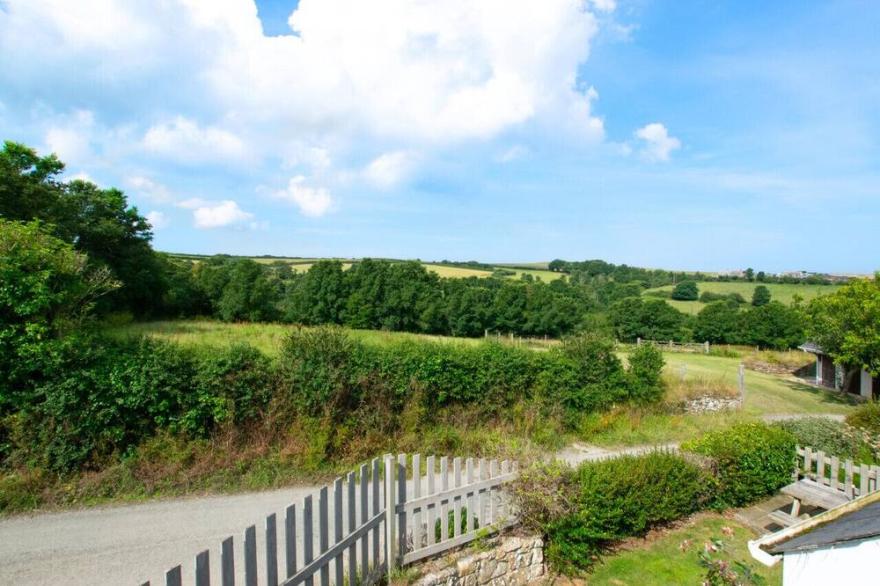 The Barn - Two Bedroom House, Sleeps 4