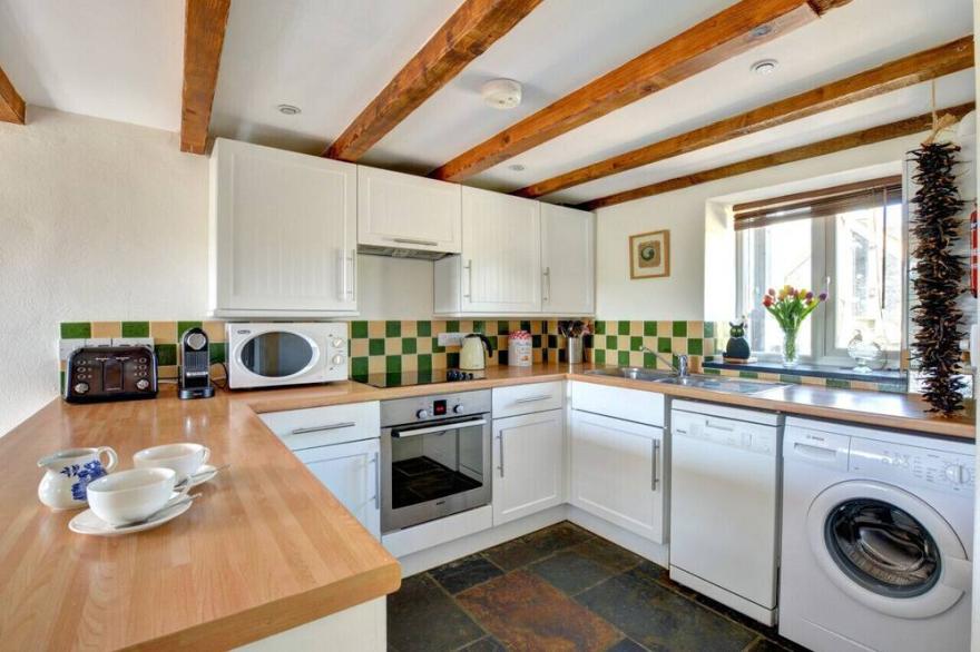 The Barn - Two Bedroom House, Sleeps 4