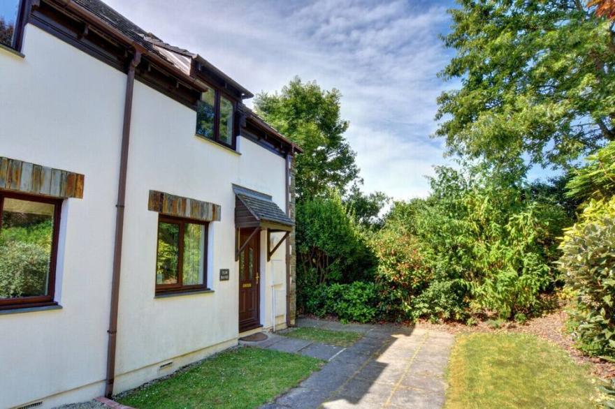 Elm Bank - Two Bedroom House, Sleeps 4