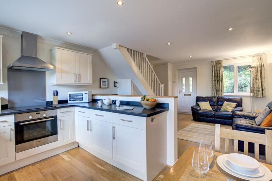 Elm Bank - Two Bedroom House, Sleeps 4