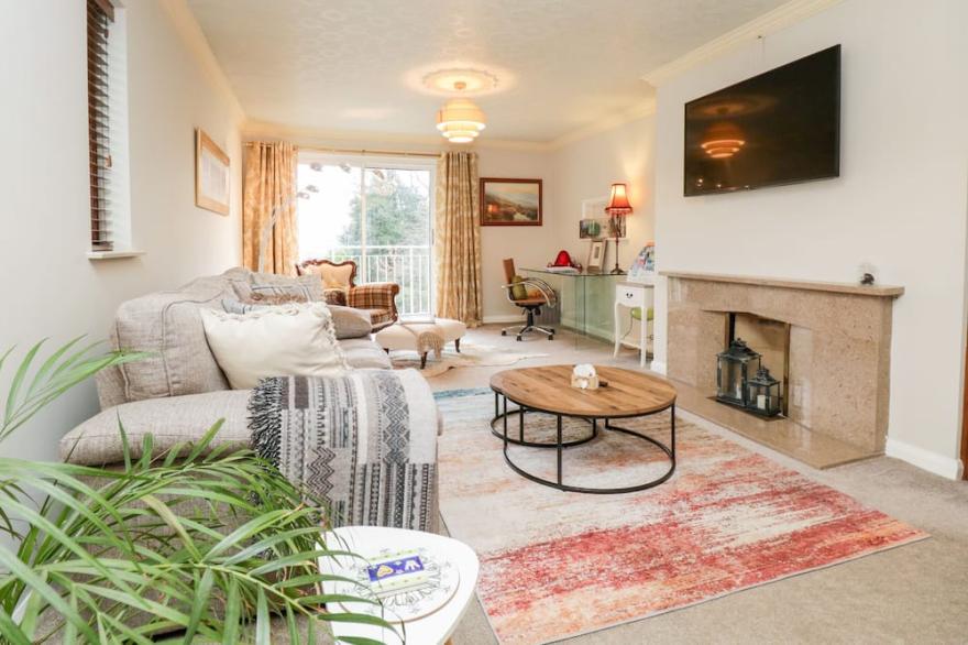 KEMPTON, pet friendly, with a garden in Bowness-On-Windermere