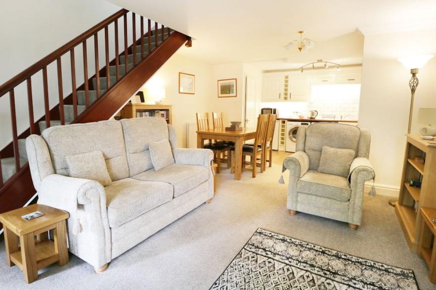 BOBBIN MILL COTTAGE, pet friendly, with a garden in Crosthwaite