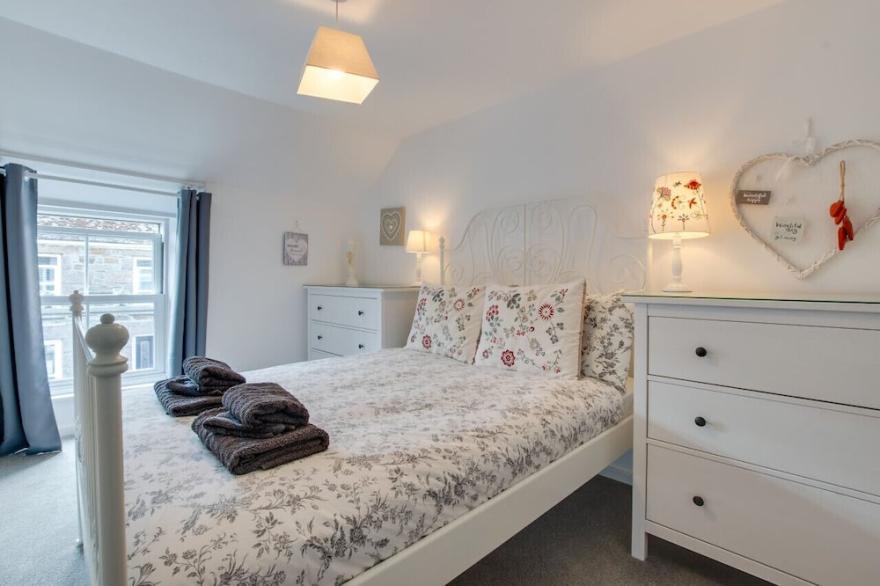 Sea Salt Cottage - Two Bedroom House, Sleeps 4