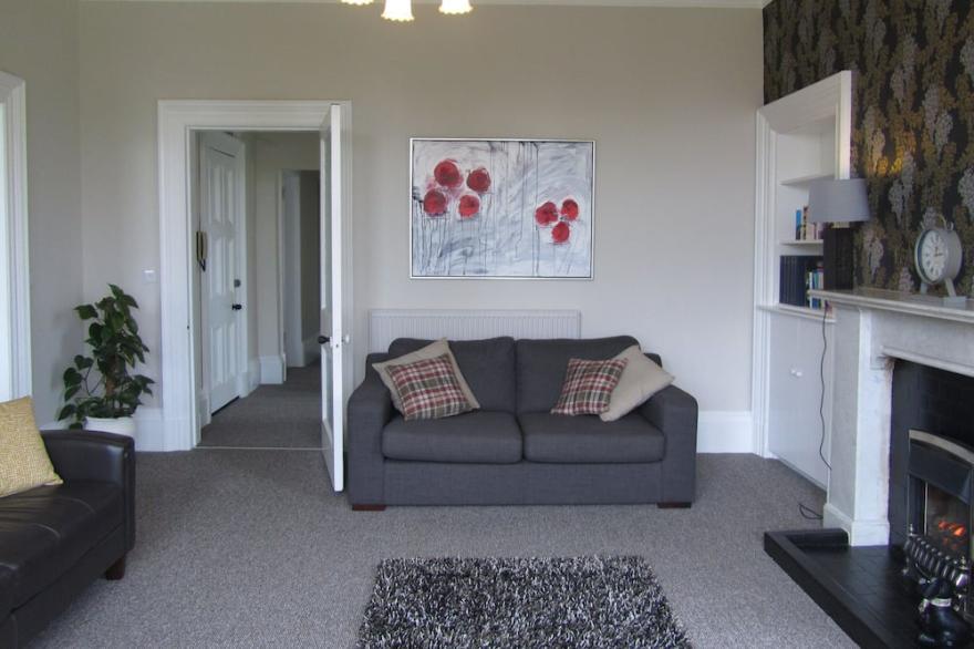 Stunning apartment in Prestigious Grange area close to Morningside & Marchmont