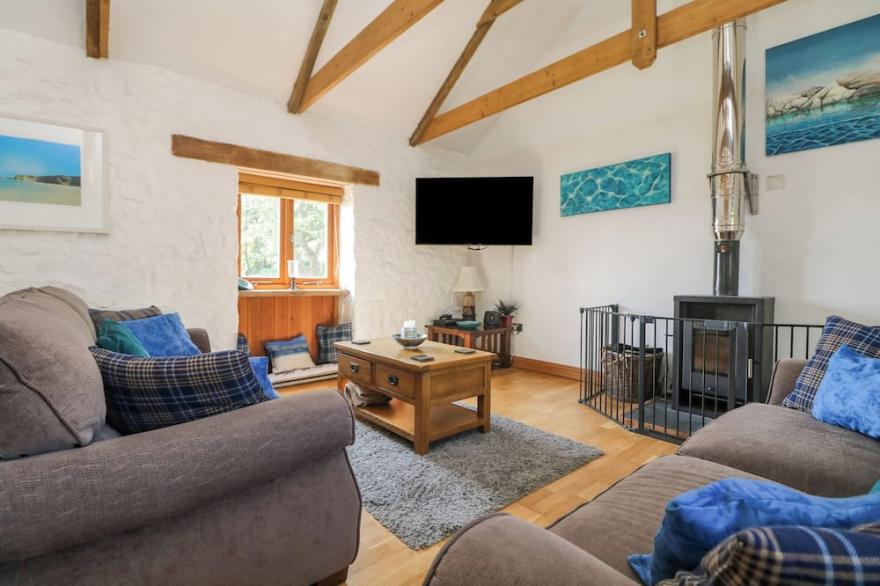 MILL, pet friendly, character holiday cottage in Porthleven