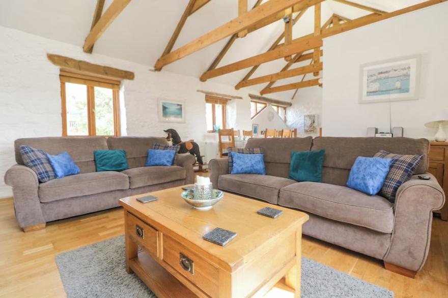 MILL, pet friendly, character holiday cottage in Porthleven