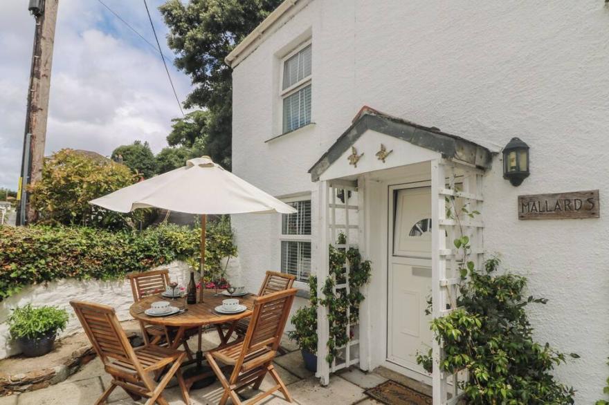 MALLARDS, pet friendly, country holiday cottage in Pentewan