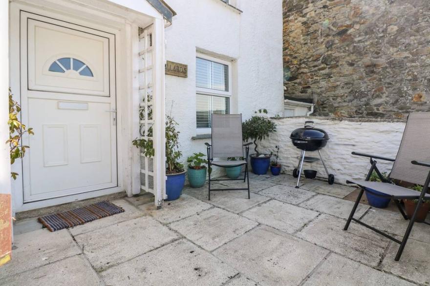 MALLARDS, pet friendly, country holiday cottage in Pentewan