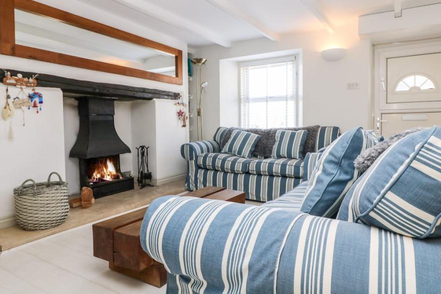 MALLARDS, pet friendly, country holiday cottage in Pentewan