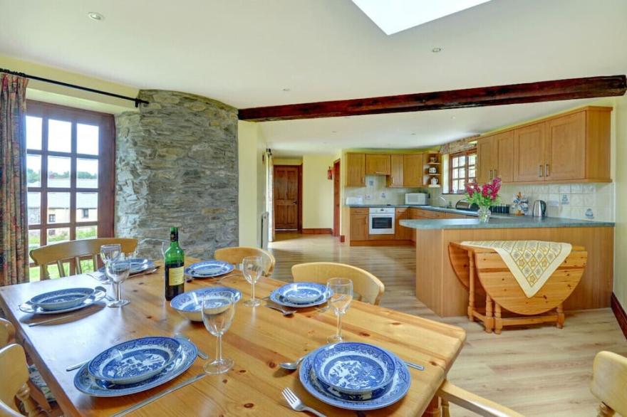 Trembleath Parlour - Three Bedroom House, Sleeps 6