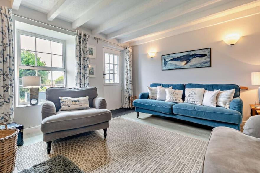 Spring Cottage - Two Bedroom House, Sleeps 4