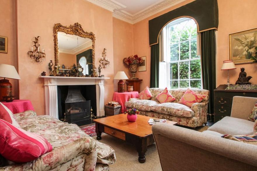 THE ABBEY, pet friendly, luxury holiday cottage in Penzance