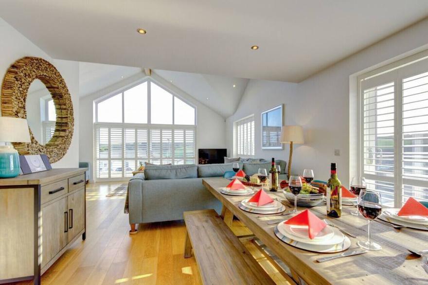 Sunspray - Four Bedroom House, Sleeps 8