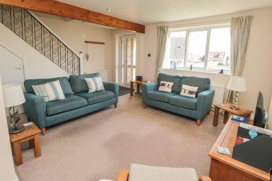 NUMBER SIX, family friendly, with a garden in Scarborough