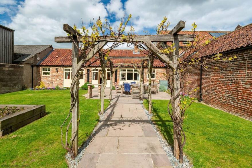 High Barn, Beverley. Quality barn conversion with great views  - 6 bedrooms
