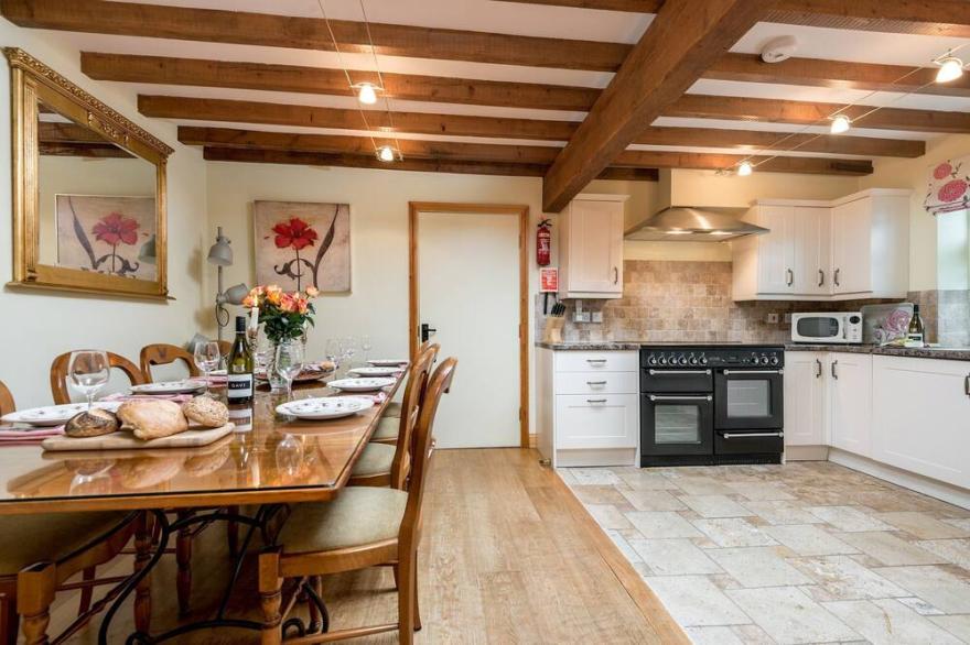 High Barn, Beverley. Quality barn conversion with great views  - 6 bedrooms