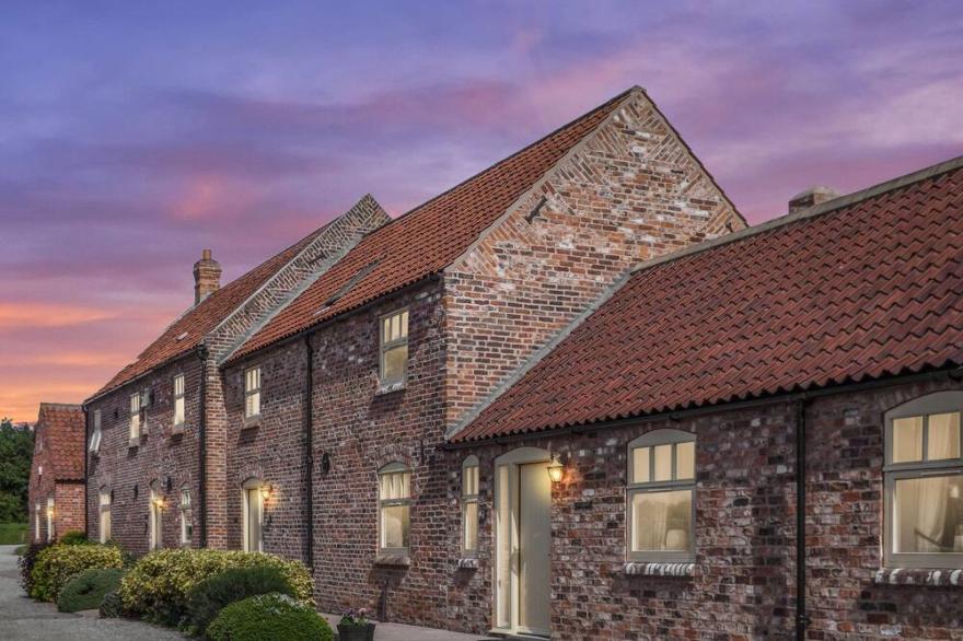 High Barn, Beverley. Quality barn conversion with great views  - 6 bedrooms