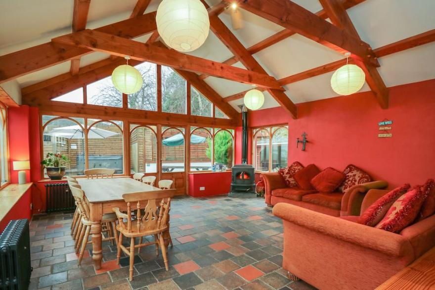 THE FARMHOUSE, pet friendly, character holiday cottage in Aberaeron