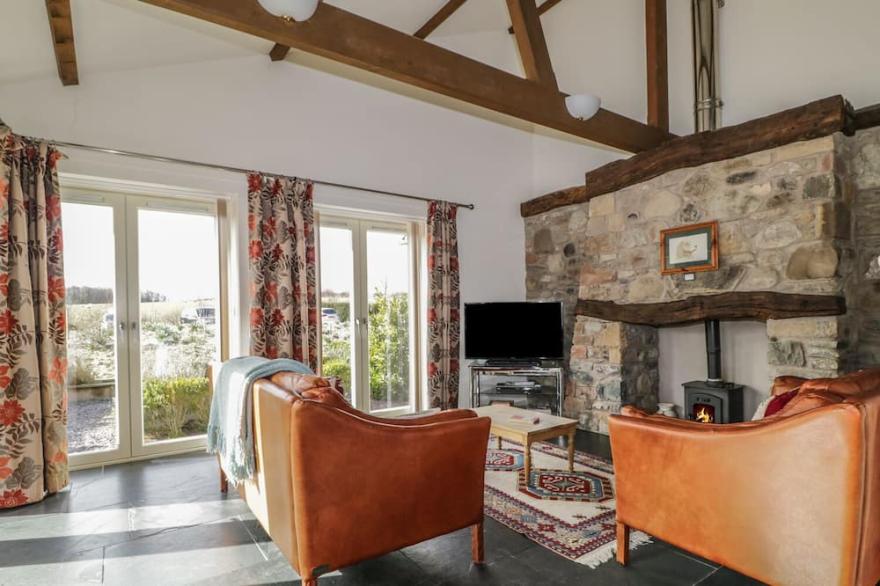 BUTTERMERE, pet friendly, luxury holiday cottage in Cockermouth
