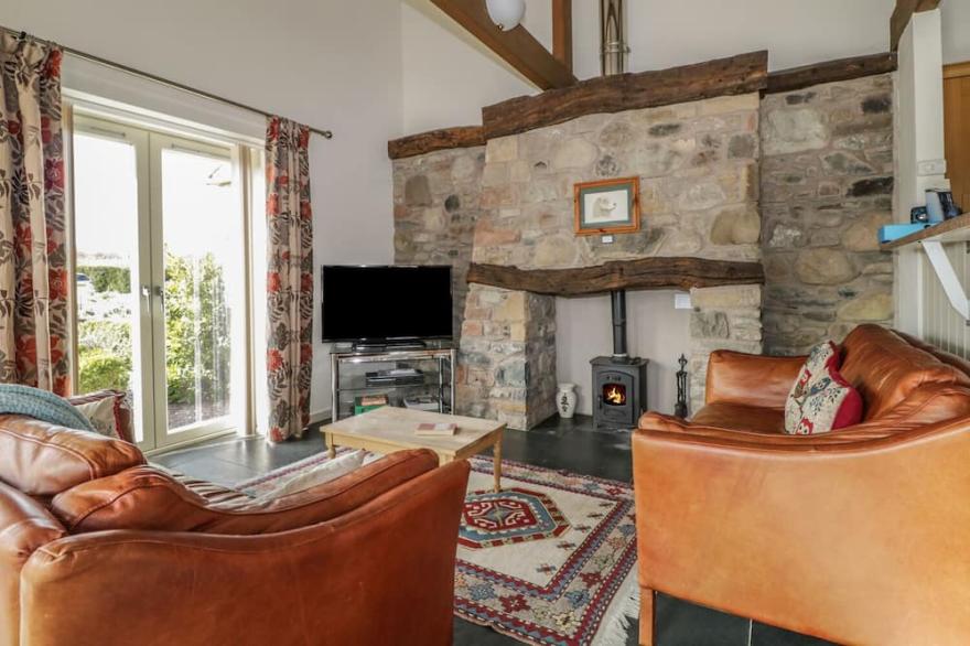 BUTTERMERE, pet friendly, luxury holiday cottage in Cockermouth