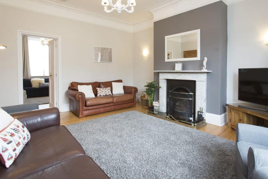 6 ABBEY TERRACE, family friendly, character holiday cottage in Whitby