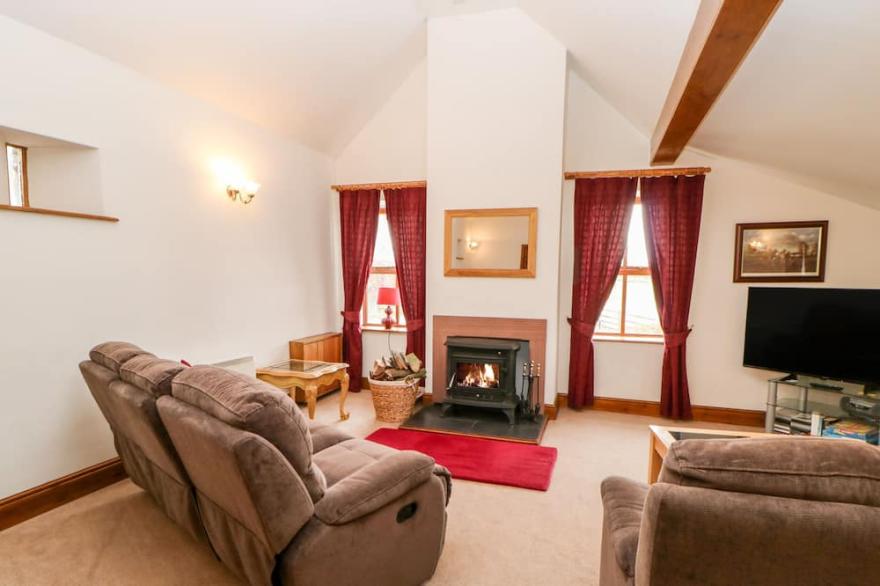 THE DAIRY, pet friendly, with hot tub in Milton