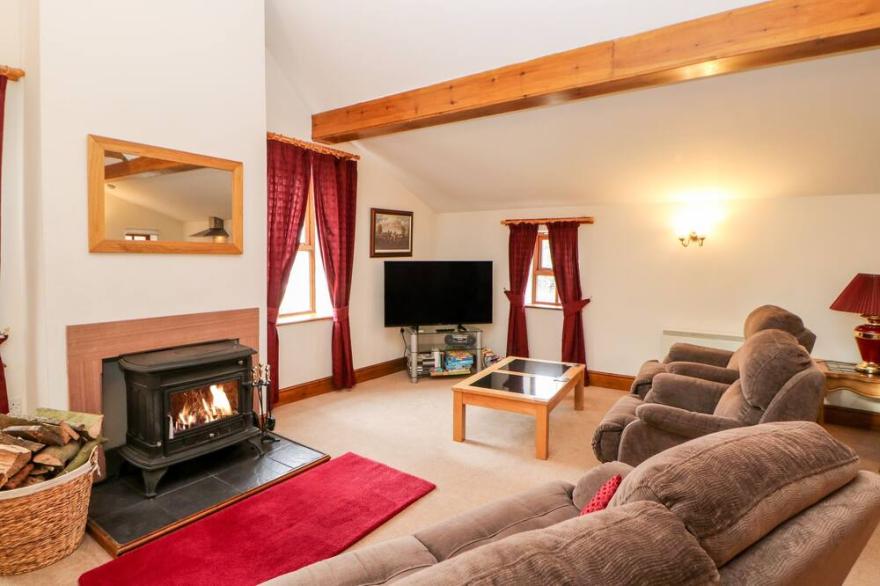 THE DAIRY, pet friendly, with hot tub in Milton