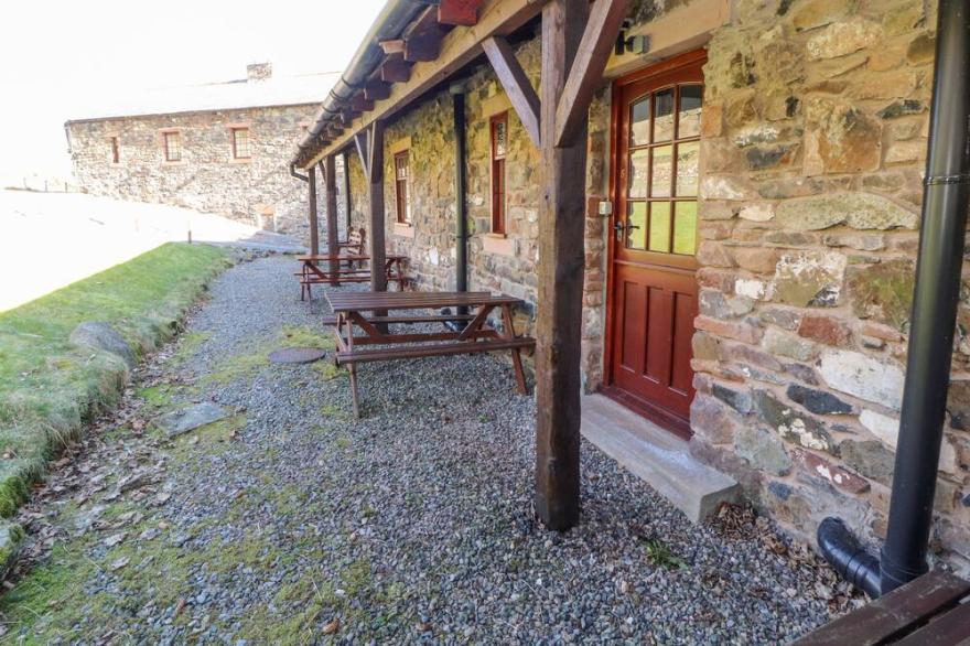 MELLFELL COTTAGE, pet friendly, with open fire in Watermillock