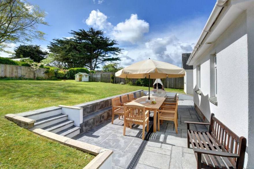 Quillets - Five Bedroom House, Sleeps 9