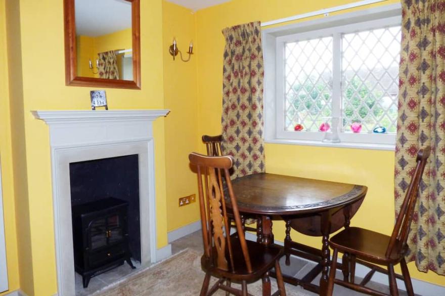 SHORTMEAD COTTAGE, family friendly, with open fire in Biggleswade