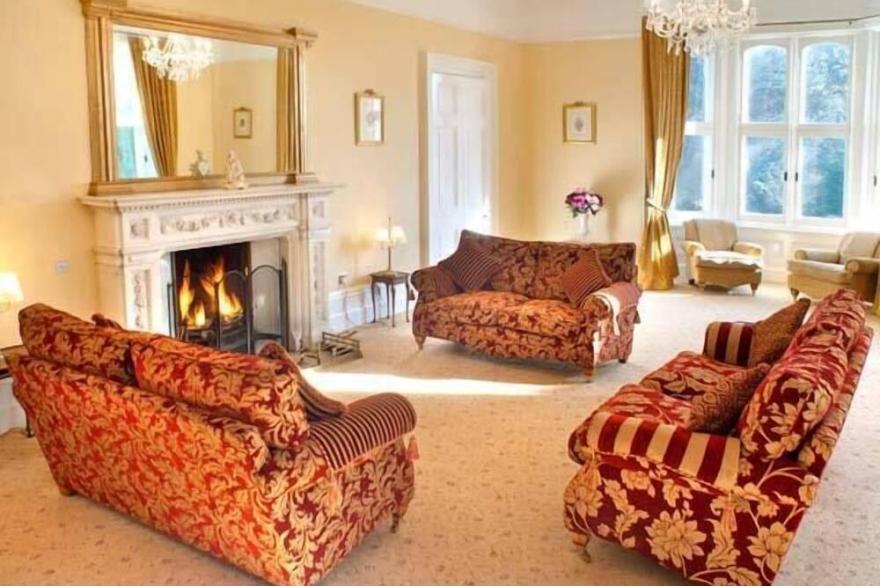 THE HALL, family friendly, luxury holiday cottage in Belford