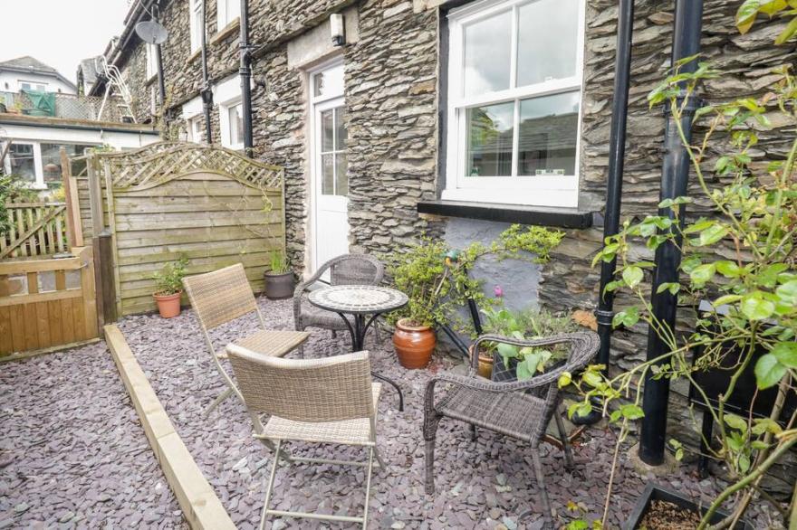 LAMB COTTAGE, pet friendly, with open fire in Bowness-On-Windermere