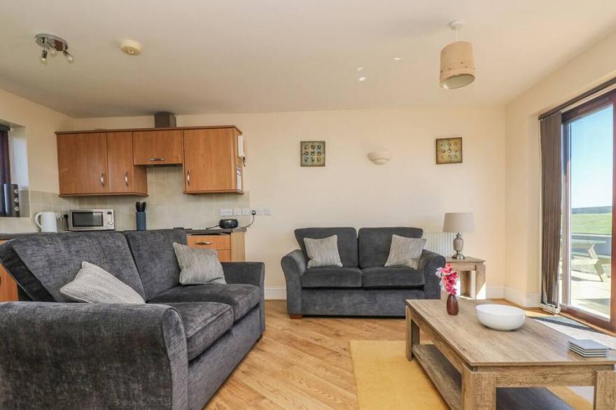SURFSIDE, pet friendly, country holiday cottage in Marazion
