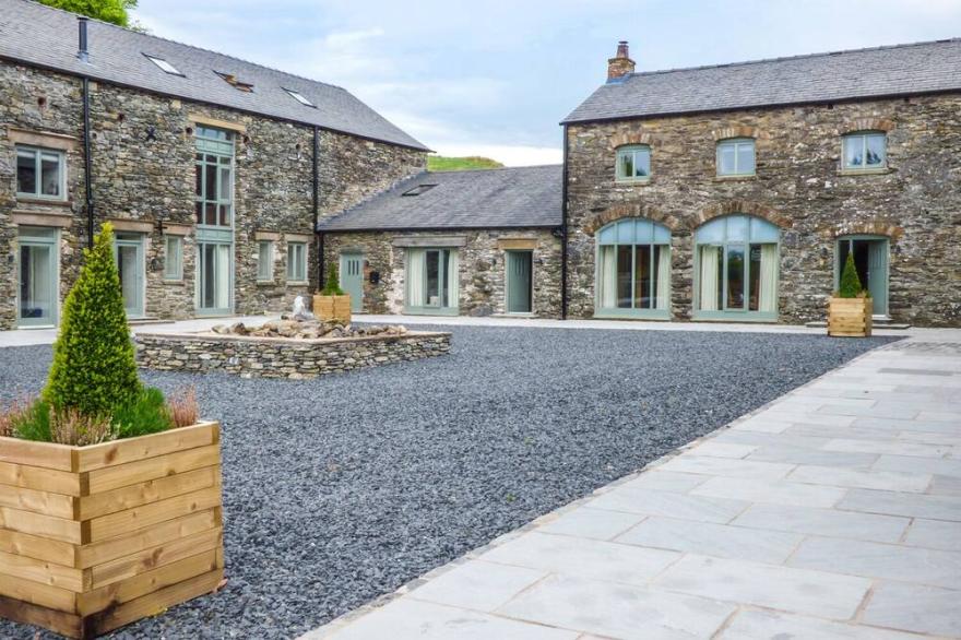 LIME COTTAGE, family friendly, luxury holiday cottage in Backbarrow