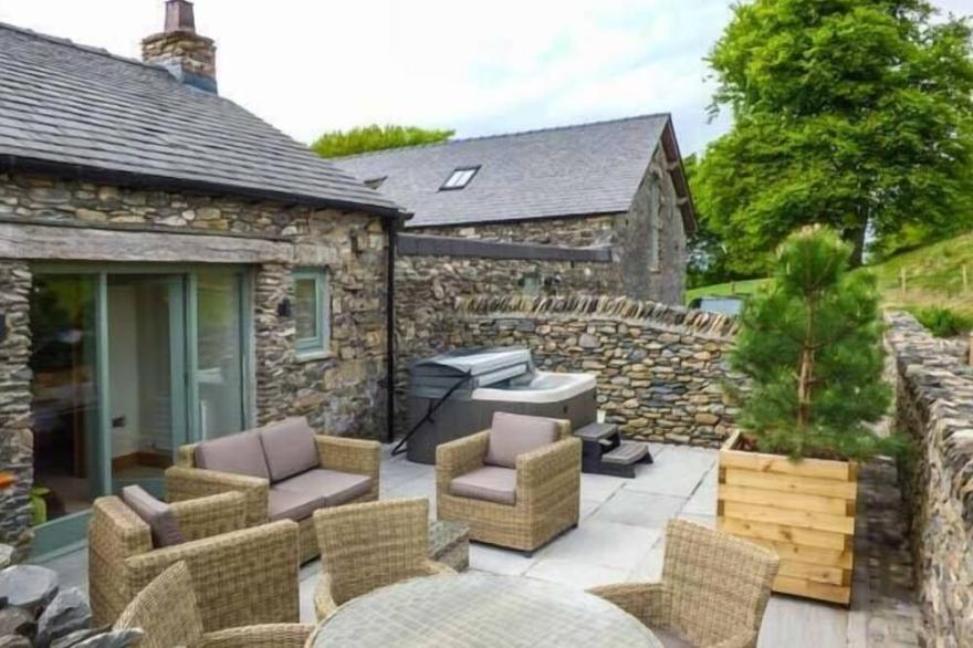LIME COTTAGE, family friendly, luxury holiday cottage in Backbarrow