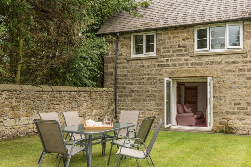 BRIAN'S COTTAGE, family friendly, with open fire in Alnmouth