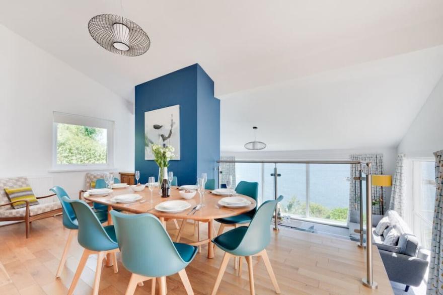 Dolphin Rise - Four Bedroom House, Sleeps 8