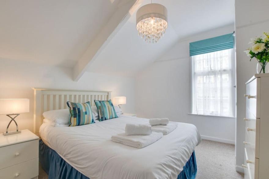 West Pier Flats - Two Bedroom Apartment, Sleeps 4