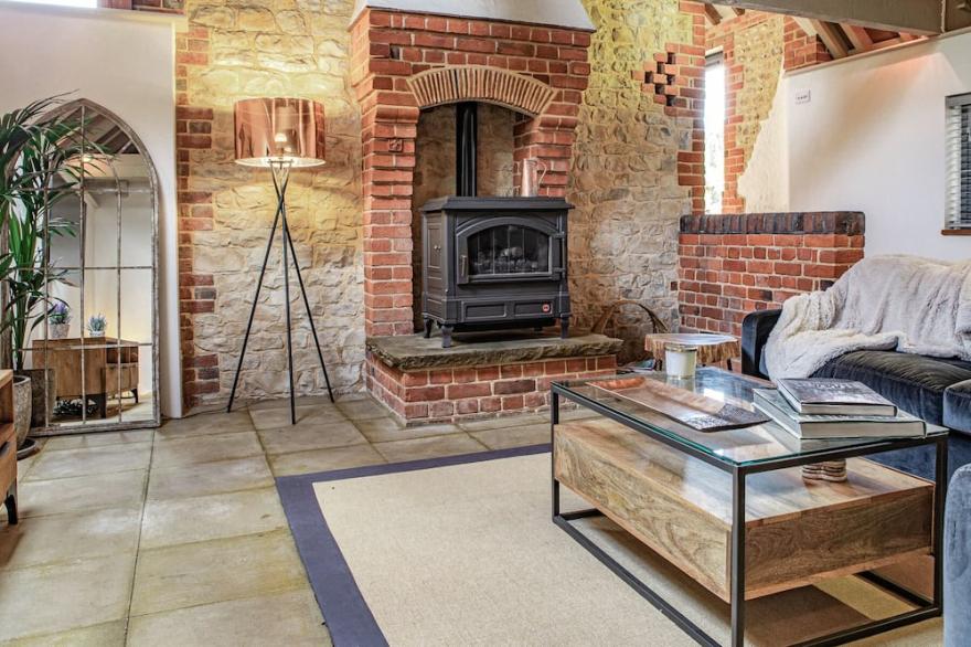 Stunning 6 bedroom converted barn nestled in Souths Downs; 5,000+ sq ft; 9 acres