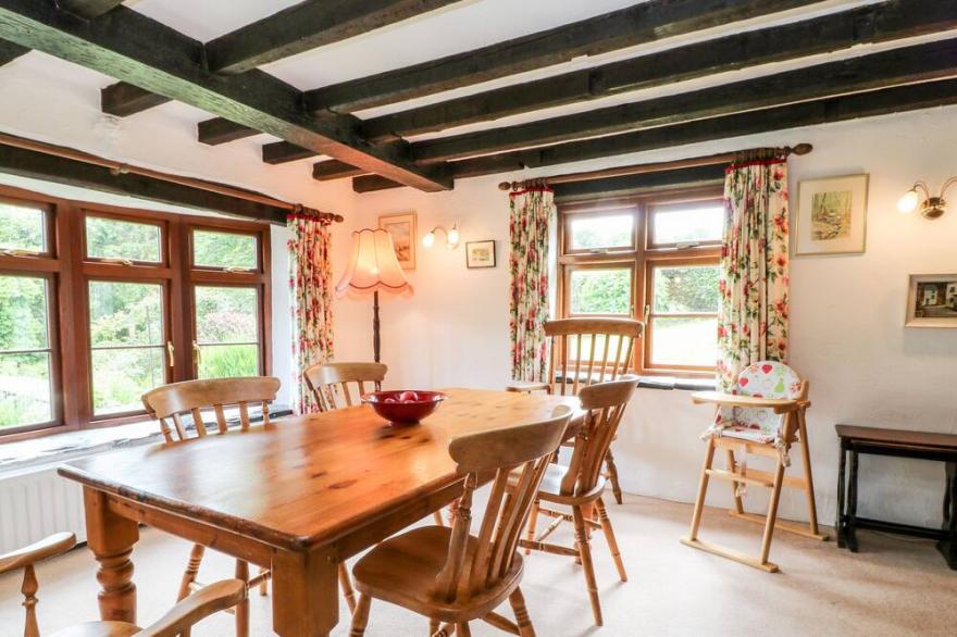 MEADOW LEA, pet friendly, character holiday cottage in Pensilva